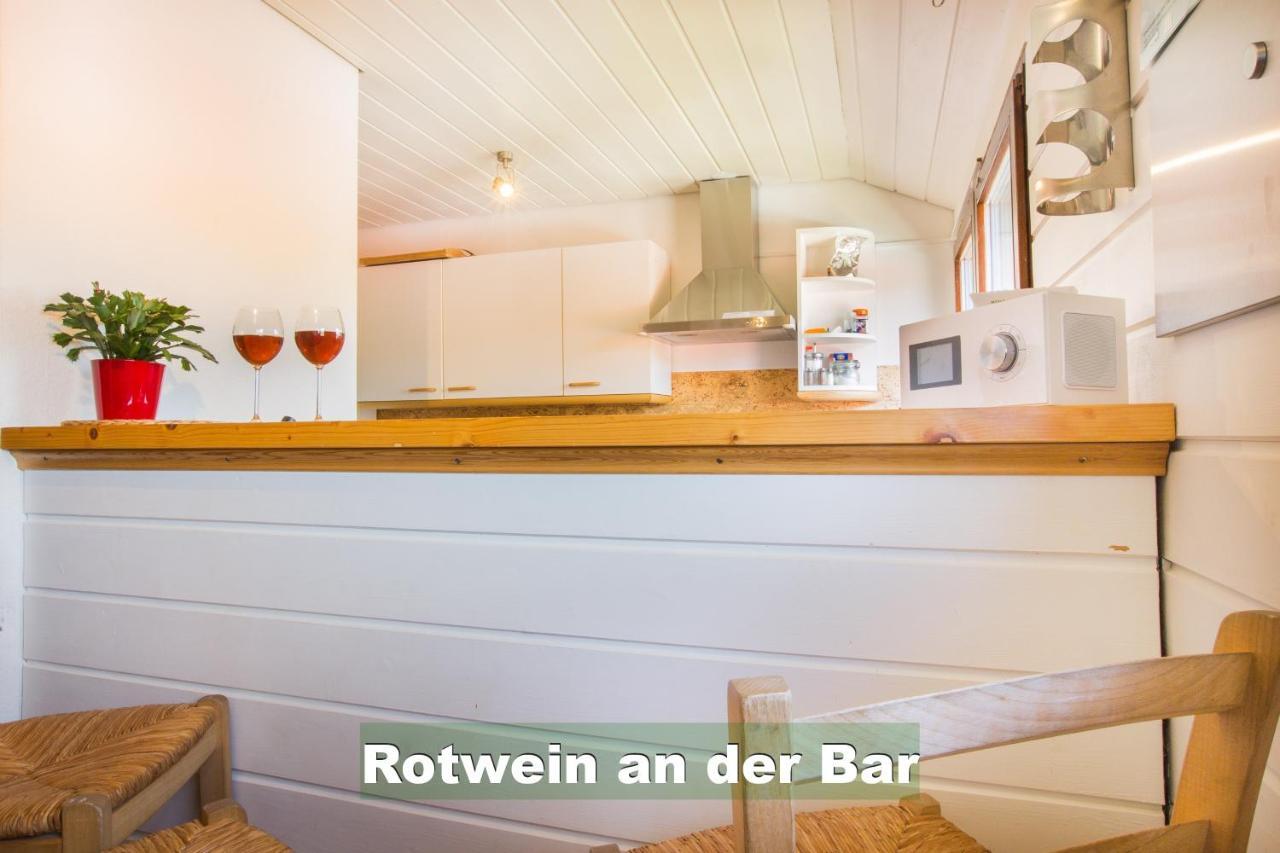Wohlfuehl-Ferienwohnung 80 Qm, 8 Personen, Aussicht & Heimkino トートナウ エクステリア 写真