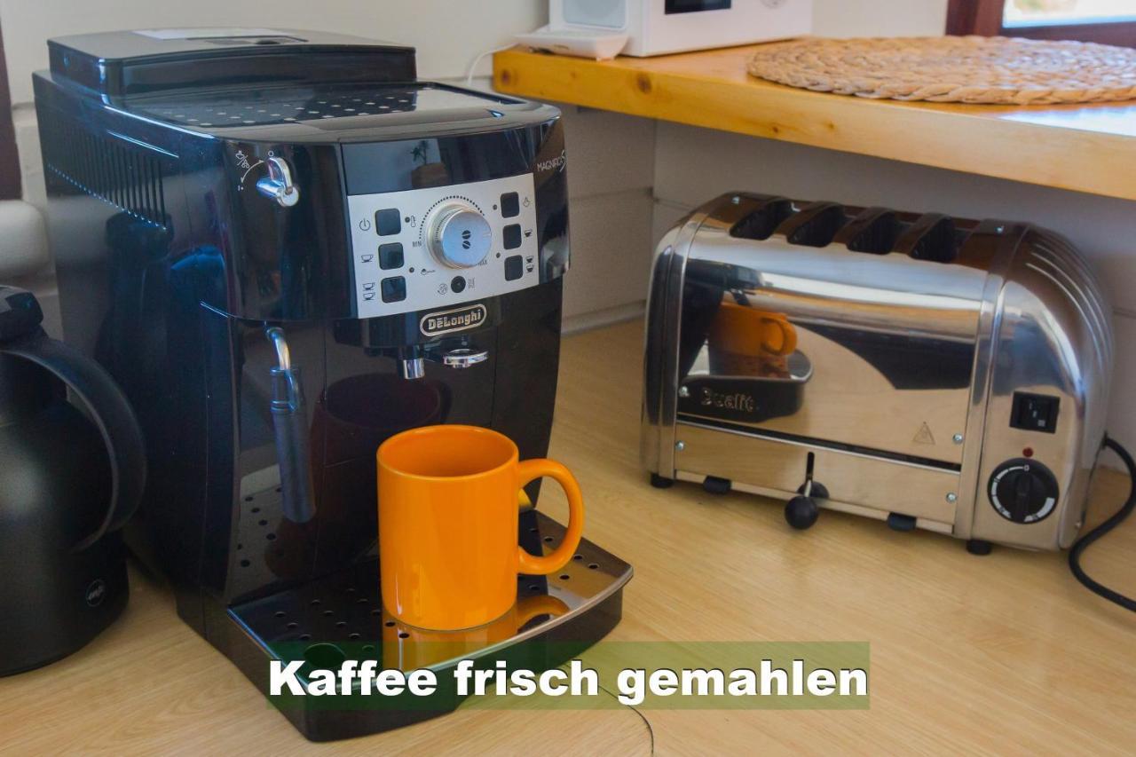 Wohlfuehl-Ferienwohnung 80 Qm, 8 Personen, Aussicht & Heimkino トートナウ エクステリア 写真